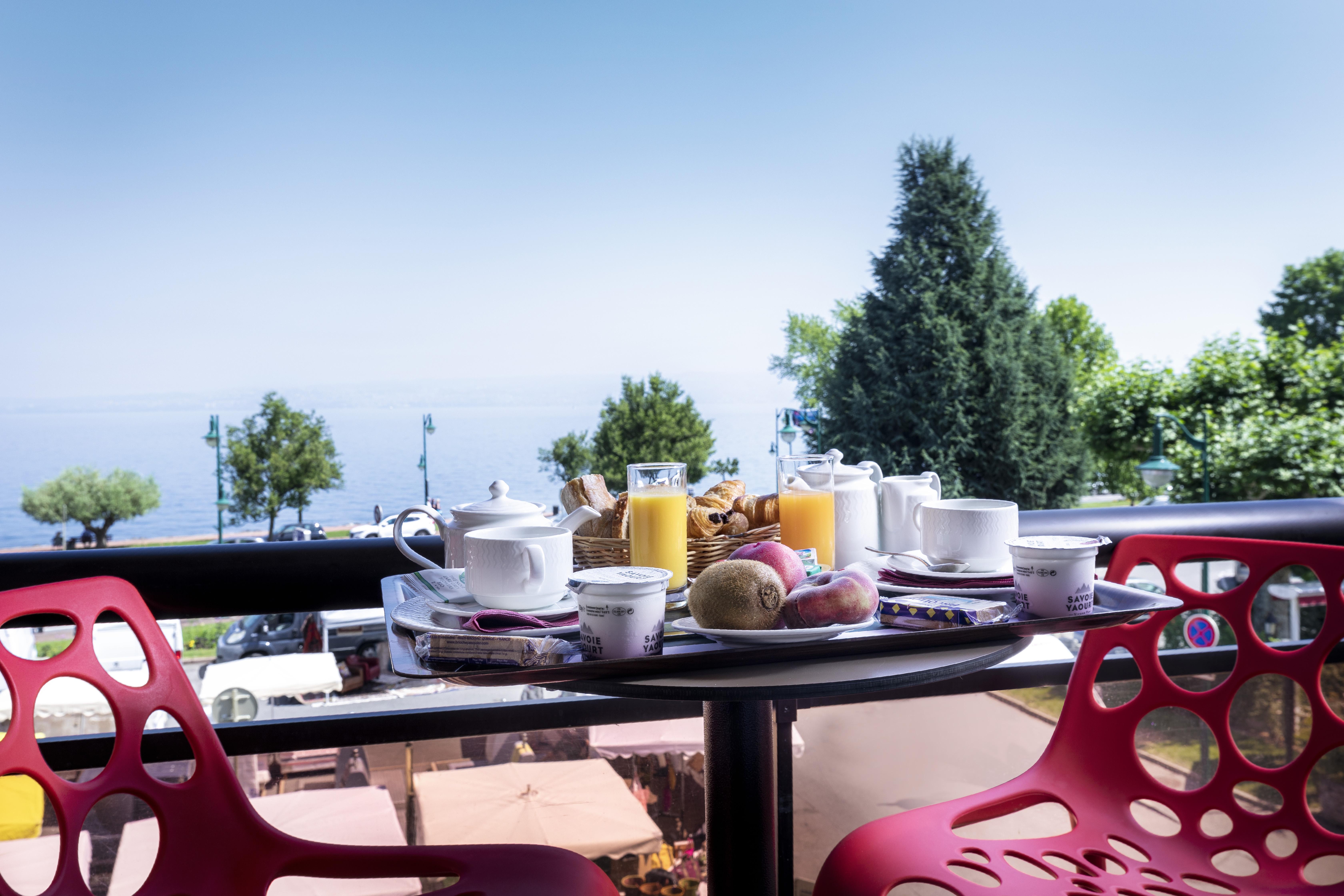 Hotel Le Littoral Évian-les-Bains Buitenkant foto