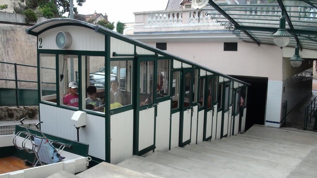 Hotel Le Littoral Évian-les-Bains Buitenkant foto