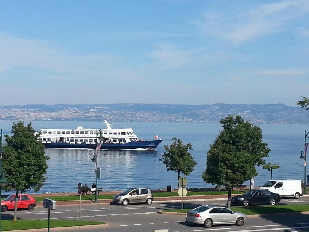 Hotel Le Littoral Évian-les-Bains Buitenkant foto